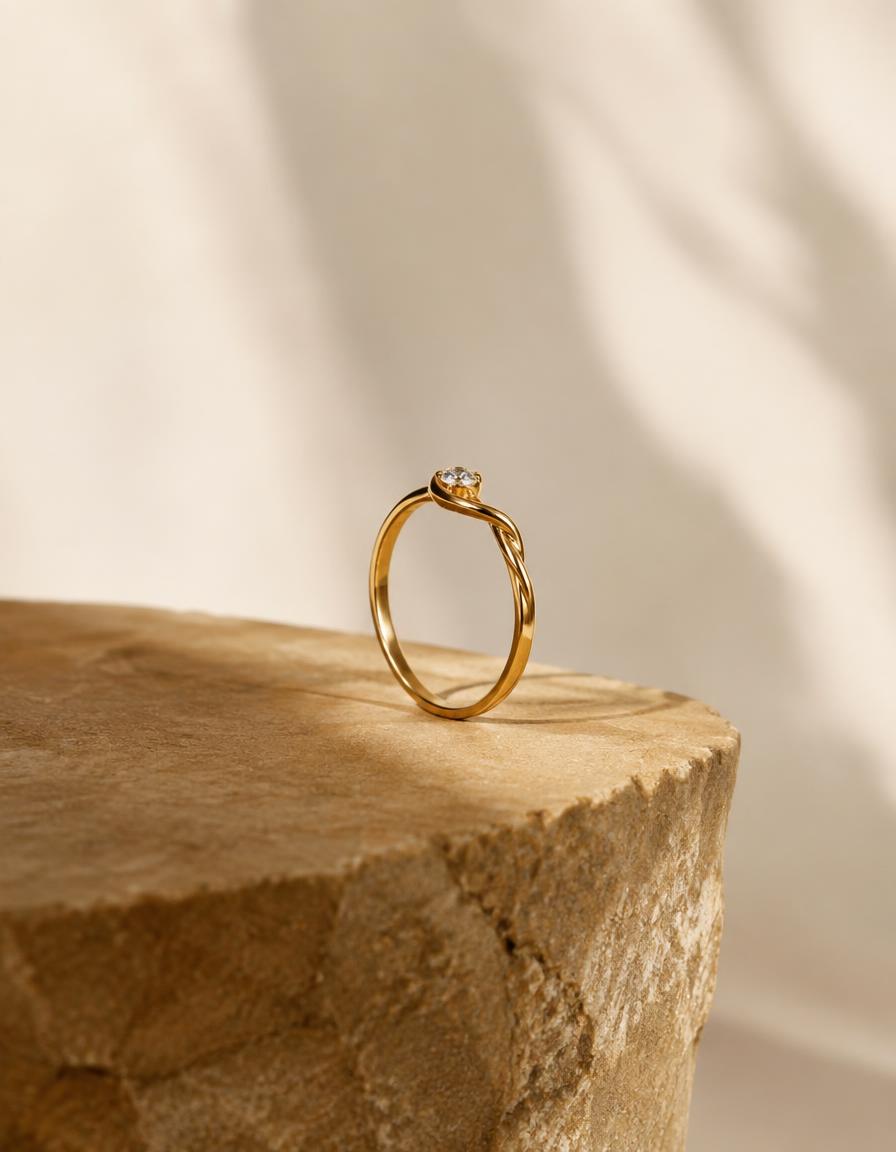 Arc Solitaire Ring